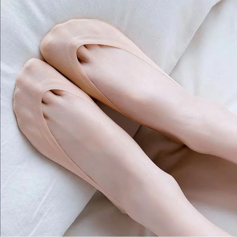 Invisible socks with non-marking ice silk