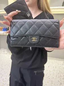 Pre-owned CHANEL black wallet
