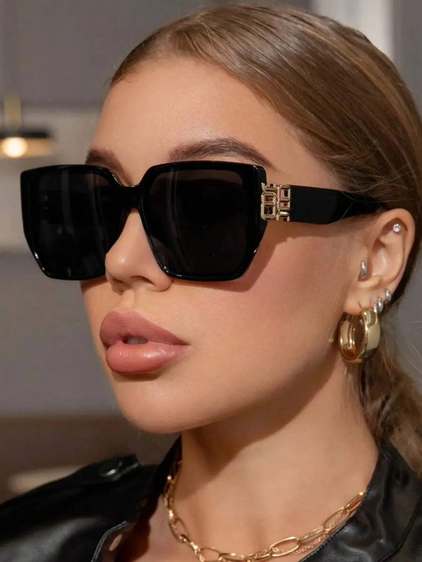 Vintage Square Oversized Thick Frame Fashion Sunglasses Unisex Lightweight Durable Plastic Classic Versatile Face Slimming Design Bold Square Shades
