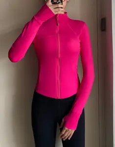 Workout Jacket Quick Dry Slim Fit New Arrival Full Zip Yoga Jacket for Women Fashion Sports Coat with Thumb Holes and Right Side Pocket