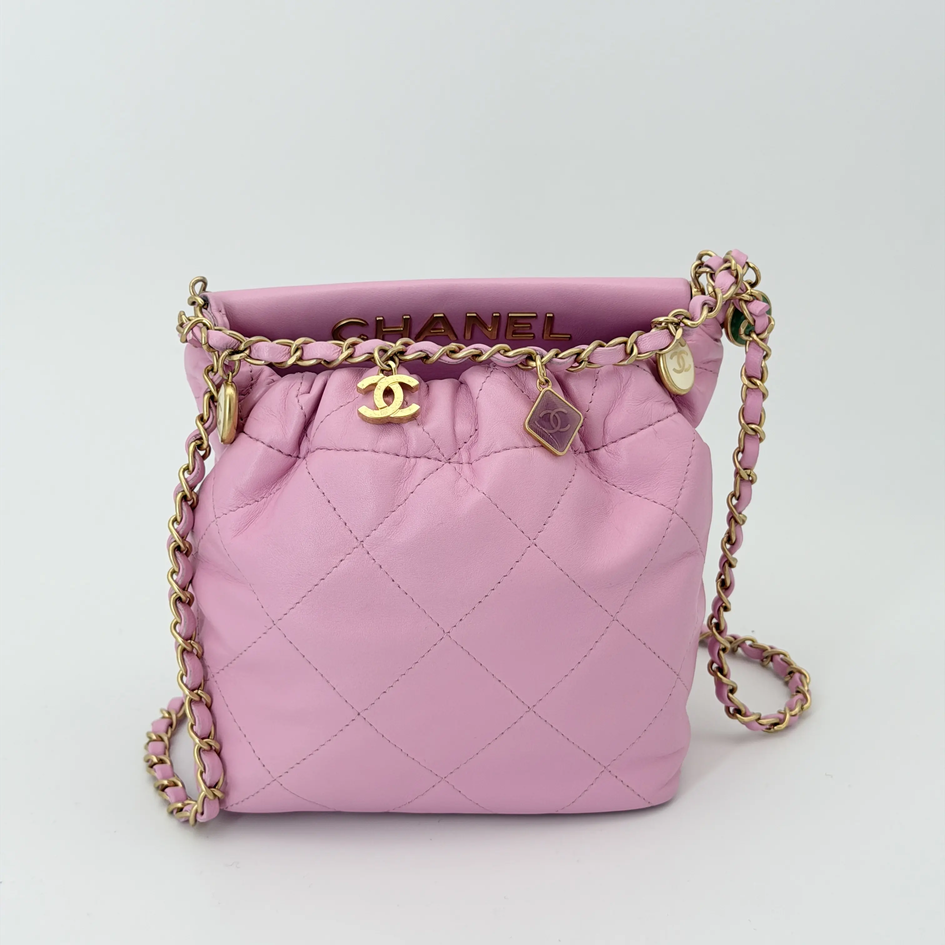 Pre-owned CHANEL lambskin Crossbody Bags Mini Handbag Quilted Shiny Drawstring Bucket Bag