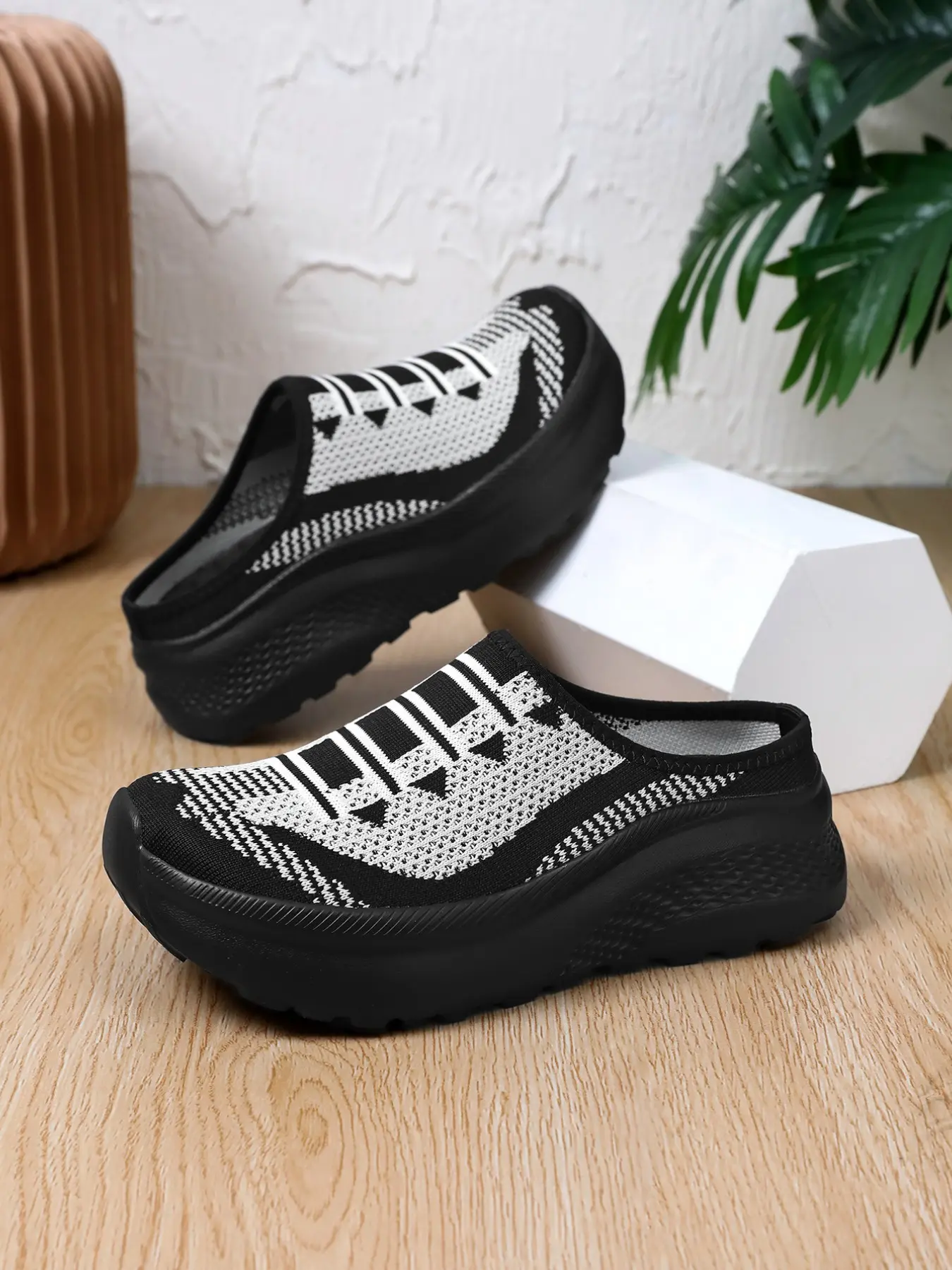 Women's Soft Comfortable Non Slip Design Sandals, Thick Sole Outdoor Shoes, Casual Fashion Summer Slippers, Beach Home Wear, Platform Sole Slippers, All Seasons, Footwear