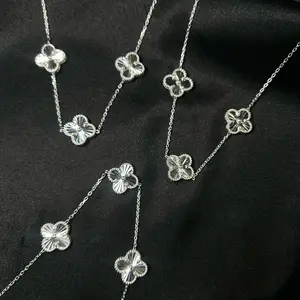 Gargantilla de 3 flores grandes 16”+ 2” 925