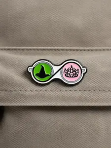 Wicked Fantasy Movie Enamel Pin Evil Witch Elphaba Wizard Hat Glinda Crown Metal Brooch Lapel Backpack Badge Fashion Jewelry Accessories Gift for Friends