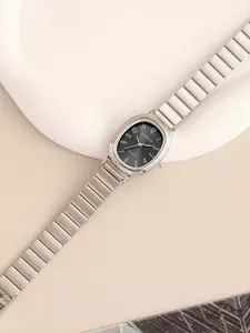 Reversible Oval Watch Silver Color Stainless Steel Strap, Simple Fashion Design, Suitable for Casual and Formal Occasions