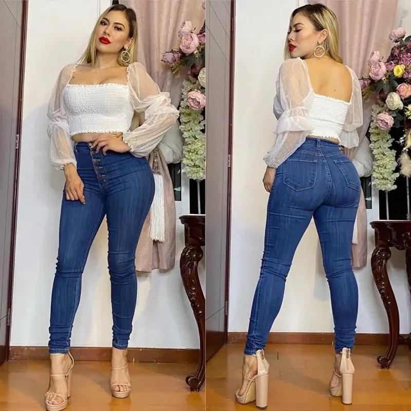Vibrant Miu Original Azul Claro de 5 Broches High Waist Stretch Jeans 11" Waist 28" Inseam 67.7% Cotton Blend Comfortable Fit - Fabric