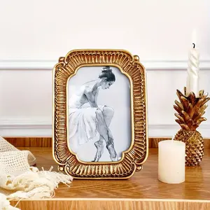 1PC European-style retro golden decorative photo frame with vintage patterns, suitable for 4x6 inch photos, can be used vertically or horizontally.