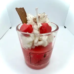 Apple cinnamon candle