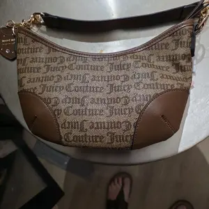 Juicy Couture Exclusive Geniune Viral Bag with "1" and "2" Pattern Design @glos.vibe @stayfadedbrand #stayfaded #stayfadedbrand
