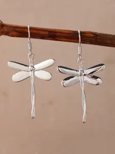 1 Pair of Dragonfly Earrings with An Insect Theme and Creative Design, Allowing You To Feel The Breeze of Nature, Are Suitable for Daily Outings and Party Accessories, Cross Dangle Earring