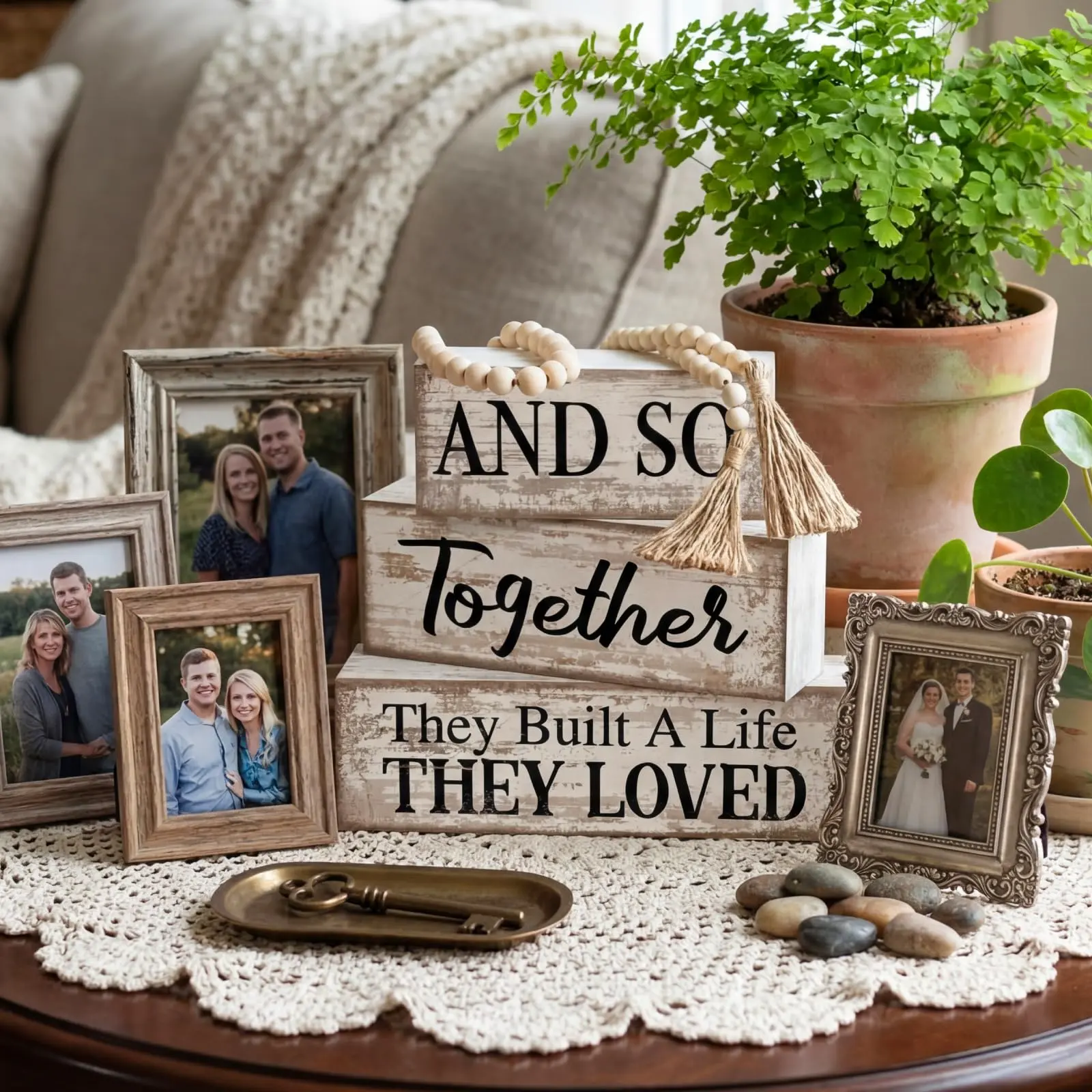 4-Piece Farmhouse Wooden Tabletop Decor Set - Inspirational Plaque ("They built the life they loved together"), Country Building Block Sign, Retro Beaded Wreath, Shelf Desk Centerpiece for Wardrobe, Party, Casual, Anniversary, Study Home Decor, Bedroom