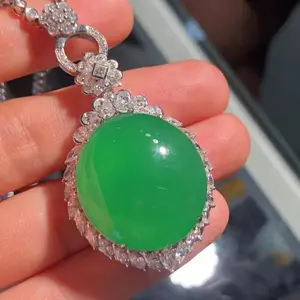Exquisite accessories, exquisite small pendants, fashionable accessories for both men and women