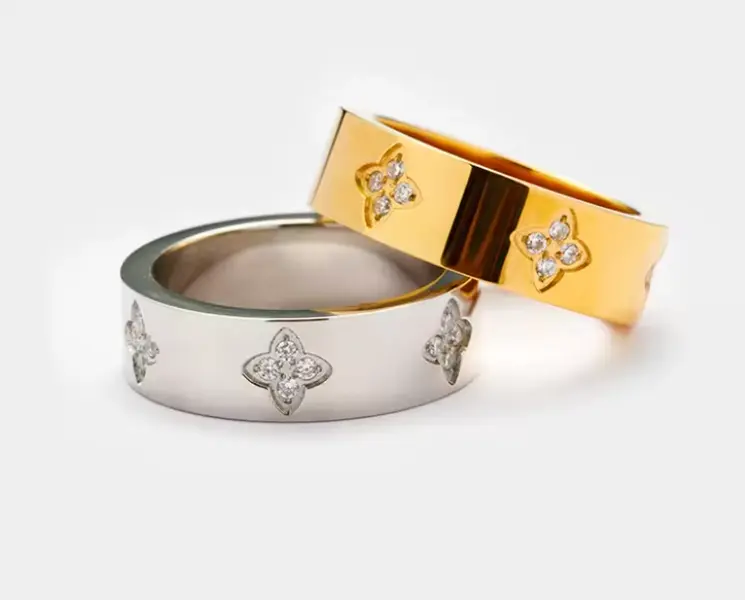 Clover Ring