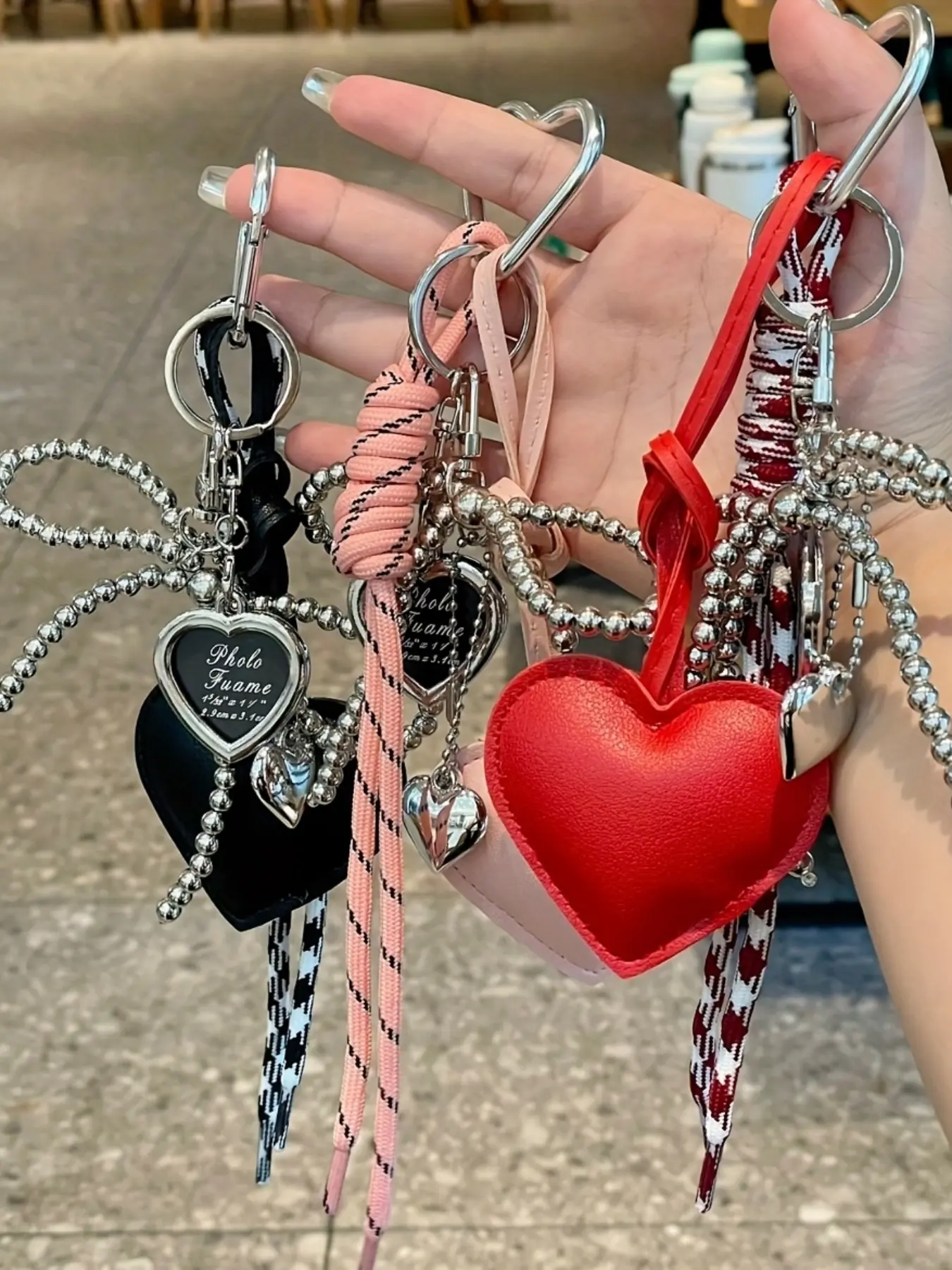 Y2K Gothic Women's Heart Shaped Keychain, Aesthetic Keychain, Pu Leather Keychain, Soft Keychains, Handmade Beaded Silver Bow Charms Bowknot Braided Rope Key Chain Bag Pendant Charm Hanging Accessories for Handbags, Wallet for Fashion Enthusiasts Black