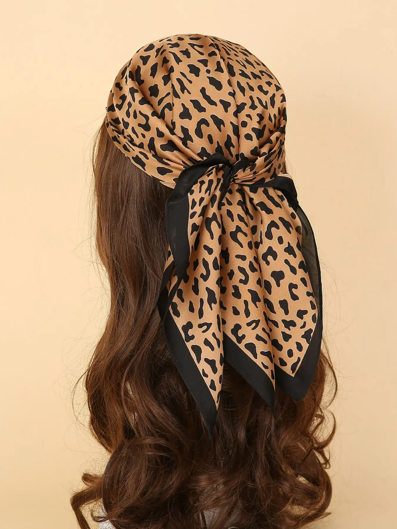 Women's Leopard Print Headscarf, Vintage Style 70cm Square Design, Ideal for Daily Wear, Office, Parties, Perfect Gift Choice, Scarf Head Wrap, Boho Style Scarf