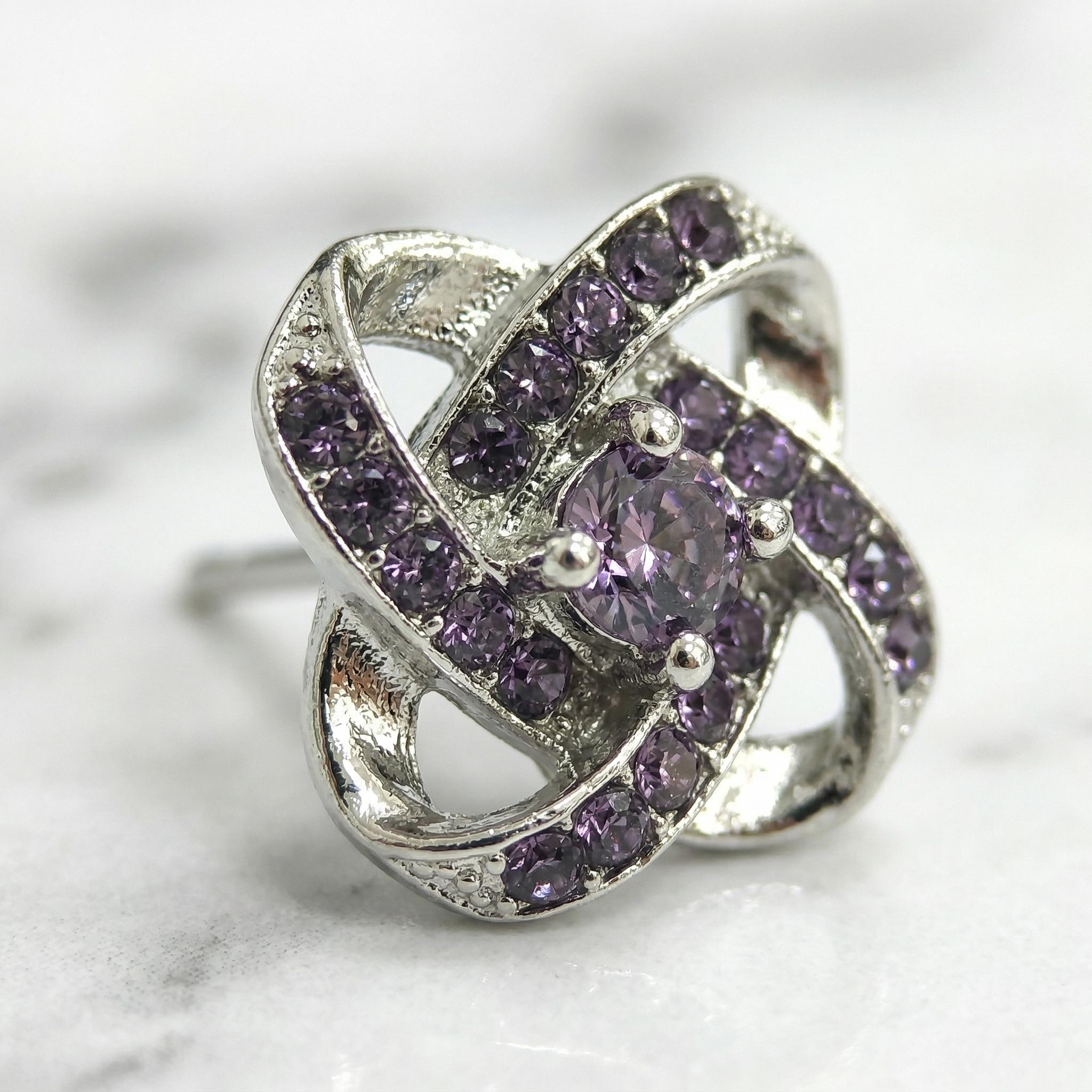 Four-Leaf Clover Stud Earrings — Stylish, Rotatable Lucky Clover Jewelry for Women — Simple & Elegant