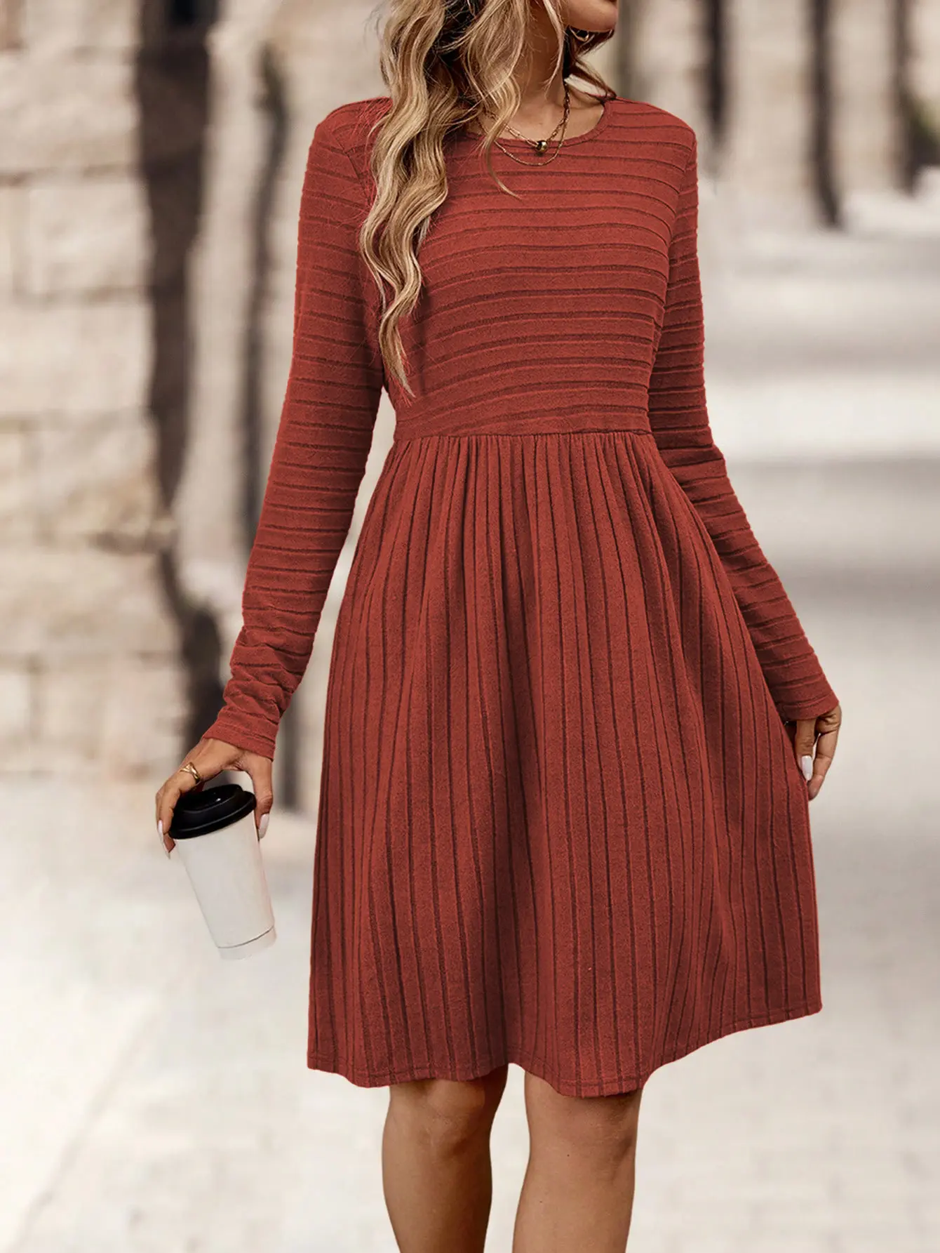 USBoutiqueCHIC Women's Flowy A-Line Brushed Fleece Dress 210GSM Soft Mid-Length with Elegant Flare Hem for Comfort and Style