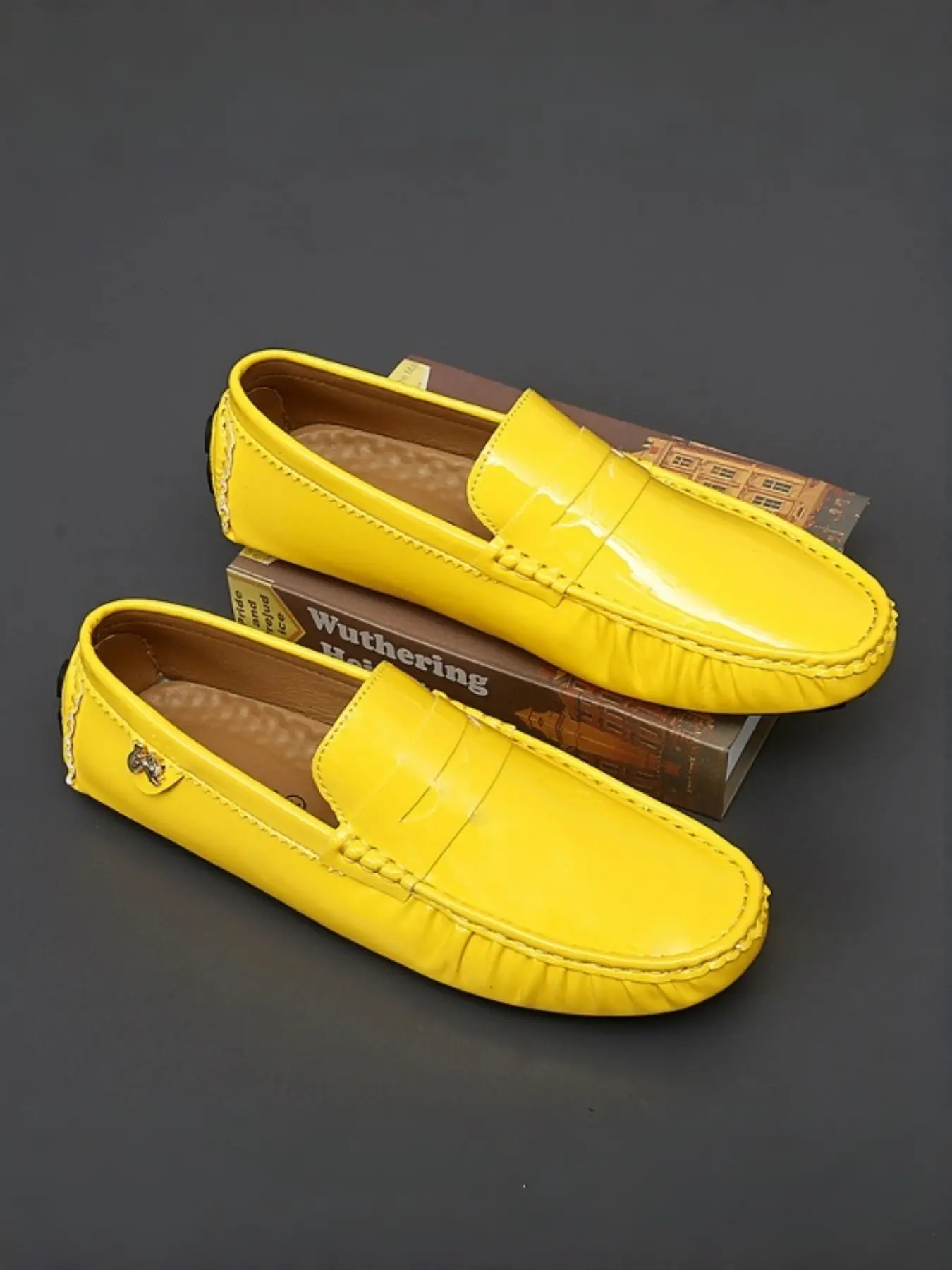 Unisex Shiny Leather Driving Loafers, Casual Loafers, Fashionable Slip-On Shoes, Anti-Slip Rubber Sole, Breathable Lining, Ideal for Commuting, Parties, Weekend Outings, PU Leather Footwear