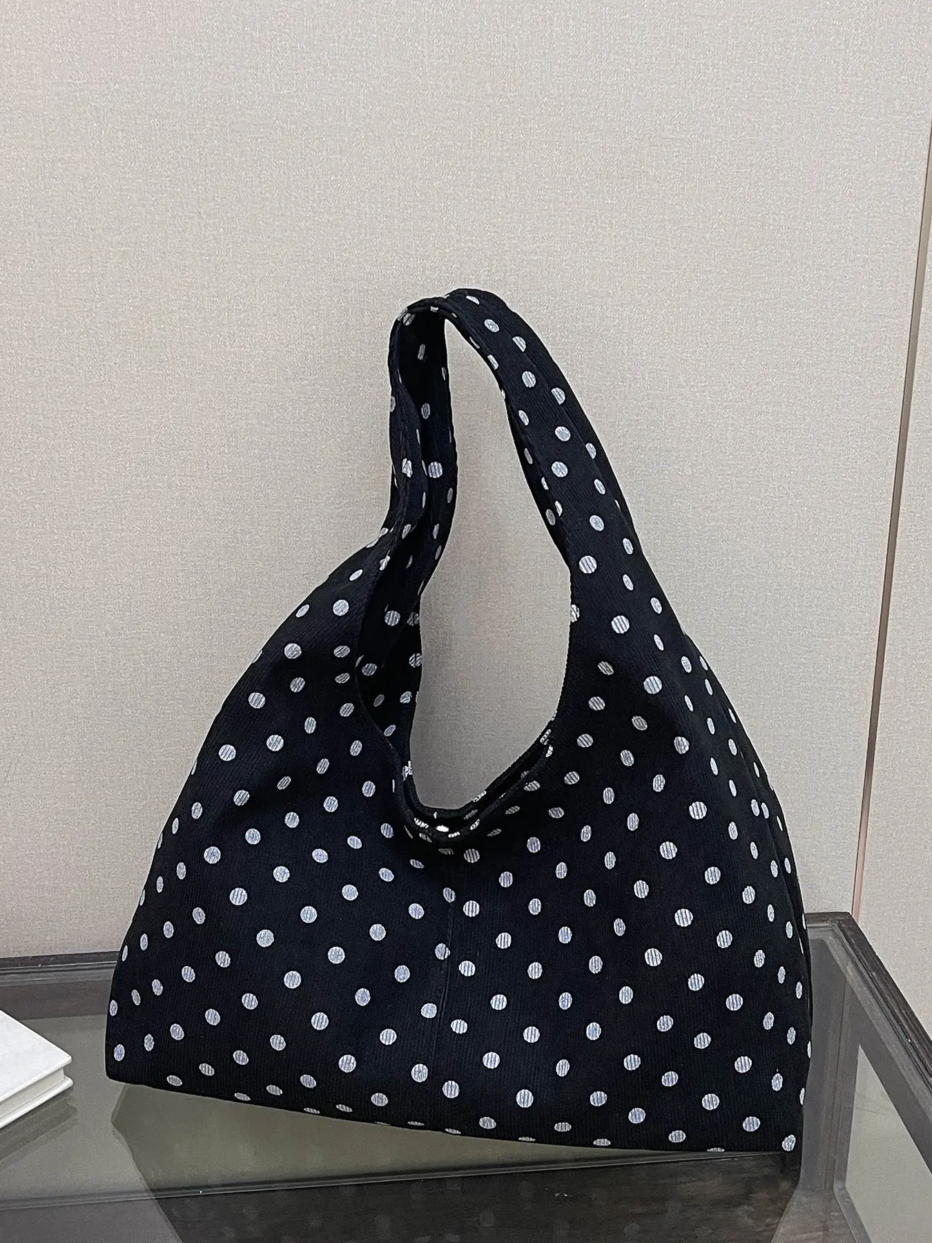 Vintage style exquisite polka dot tote bag, casual and simple versatile large capacity shoulder bag, Crossbody Bag, Casual Commuter Bag, Hobo Bags, can accommodate tablets and files, suitable for daily commuting, shopping, socializing, and gatherings