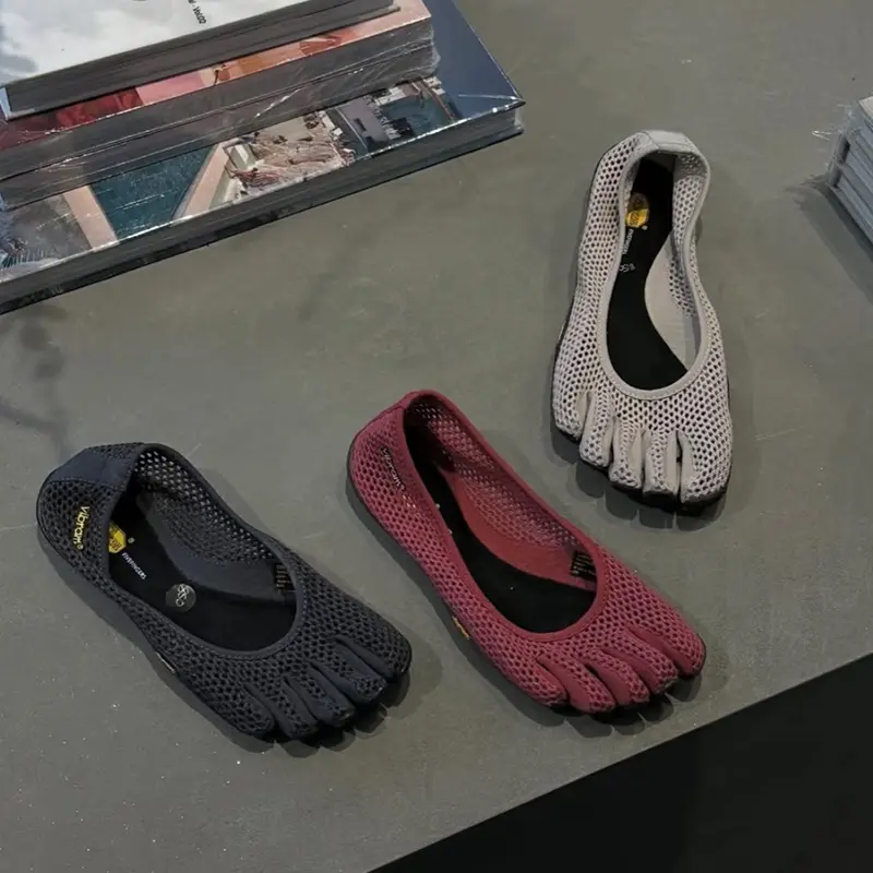 Five-Toe Yoga Shoes - Synthetic Mesh Toe-Separating Sneakers, Non-Slip, Lightweight, Comfortable Footwear for Yoga, Pilates