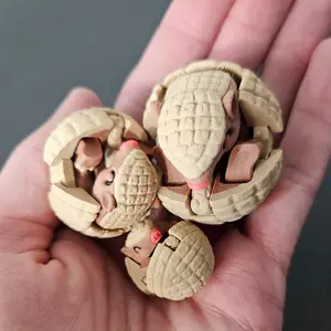 Armadillo Fidget Toy – 3D Printed Articulated Animal | Rolls Into a Ball! Multiple Sizes! Biodegradable Materials Stress Relief Decoration