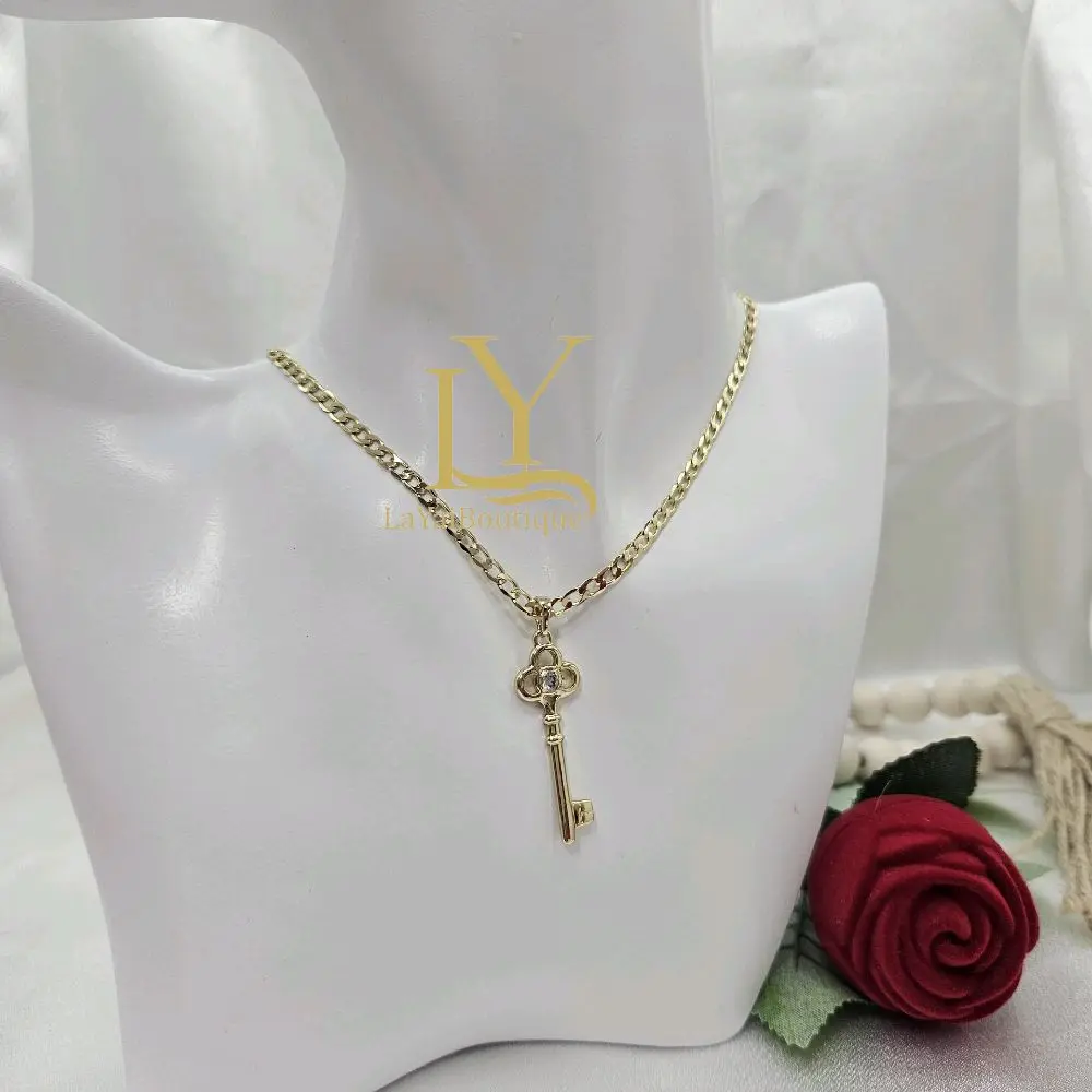 LaYaiBoutique #2366 necklace and key, 14k gold plated, high quality.