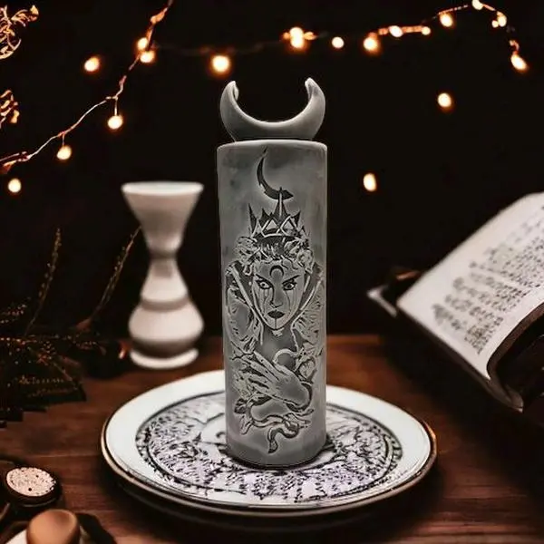 Hecate Candle - Made with Soywax and Beeswax -  Decor for Altar