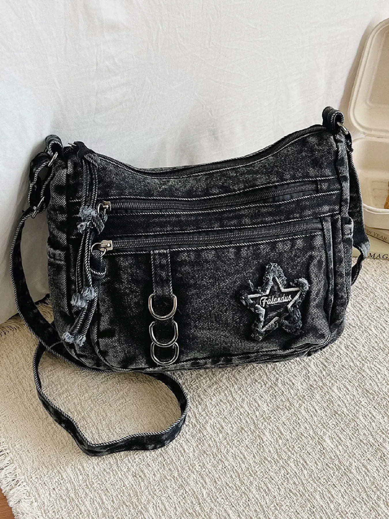2026 New Retro Women's Crossbody Bag, Punk Star Multi-Pocket Shoulder Bag, Large Capacity Commute Underarm Bag, Fashionable and Practical
