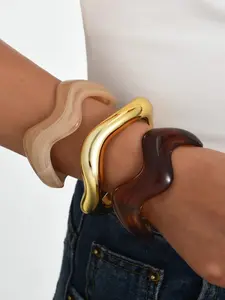 Vintage Wavy Acrylic Resin Bangle Bracelet for Women, Minimalist Stackable Cuff, Trendy Y2K Aesthetic Wrist Jewelry, Lightweight Daily Wear Accessory, Chic Boho Style Bracelet for Party Vacation, Perfect Gift for Her