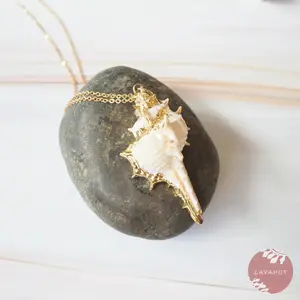 Conch Seashell Hawaiian Pendant Necklace