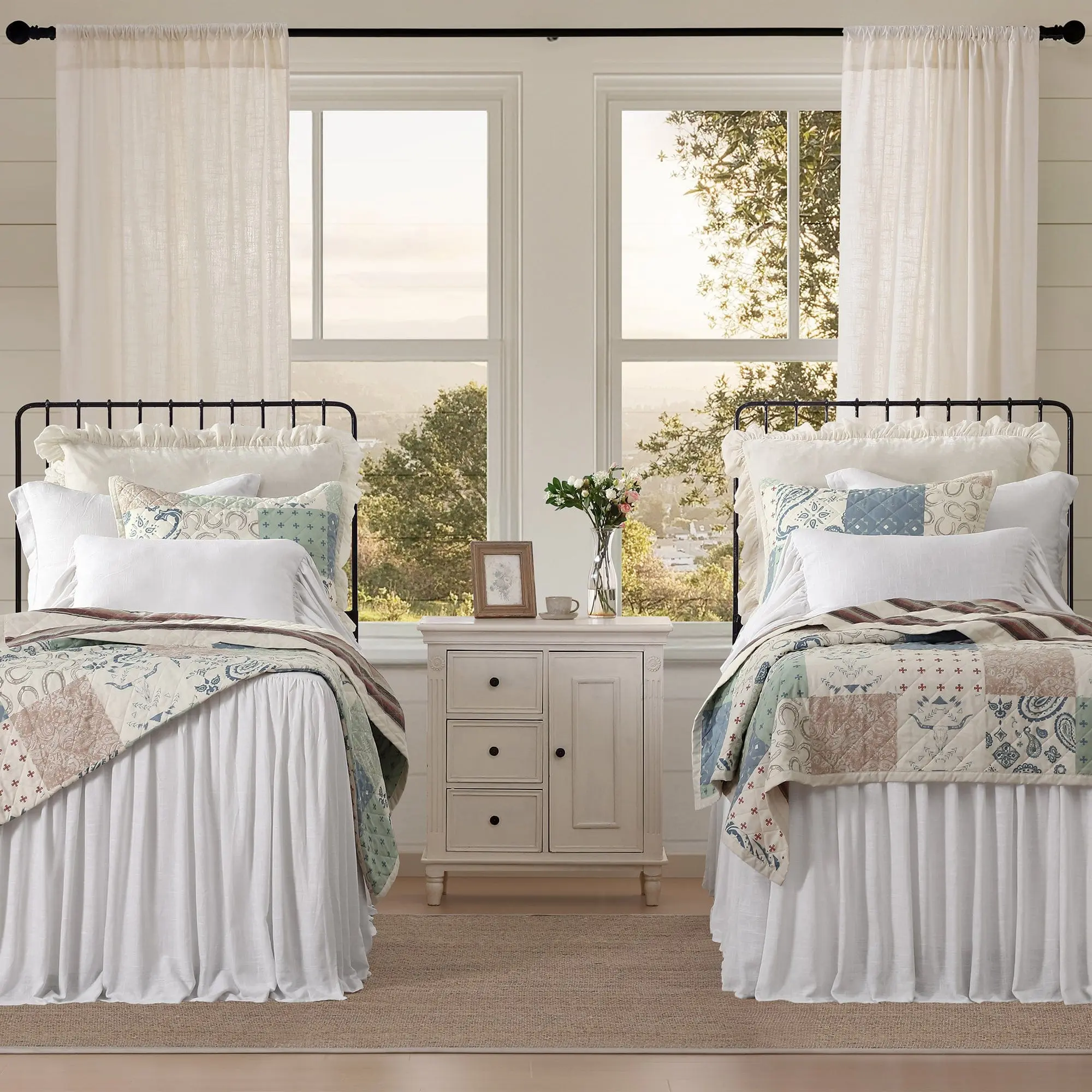 Patchwork Paisley Reversible Quilt Set