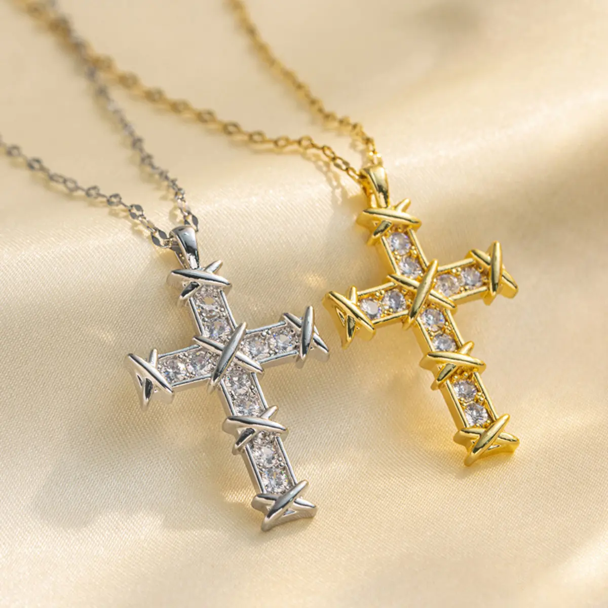 Niche personality necklace simple retro shiny cross pendant clavicle chain