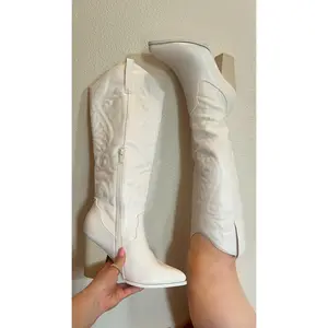 Frankie Cowgirl Boots - White