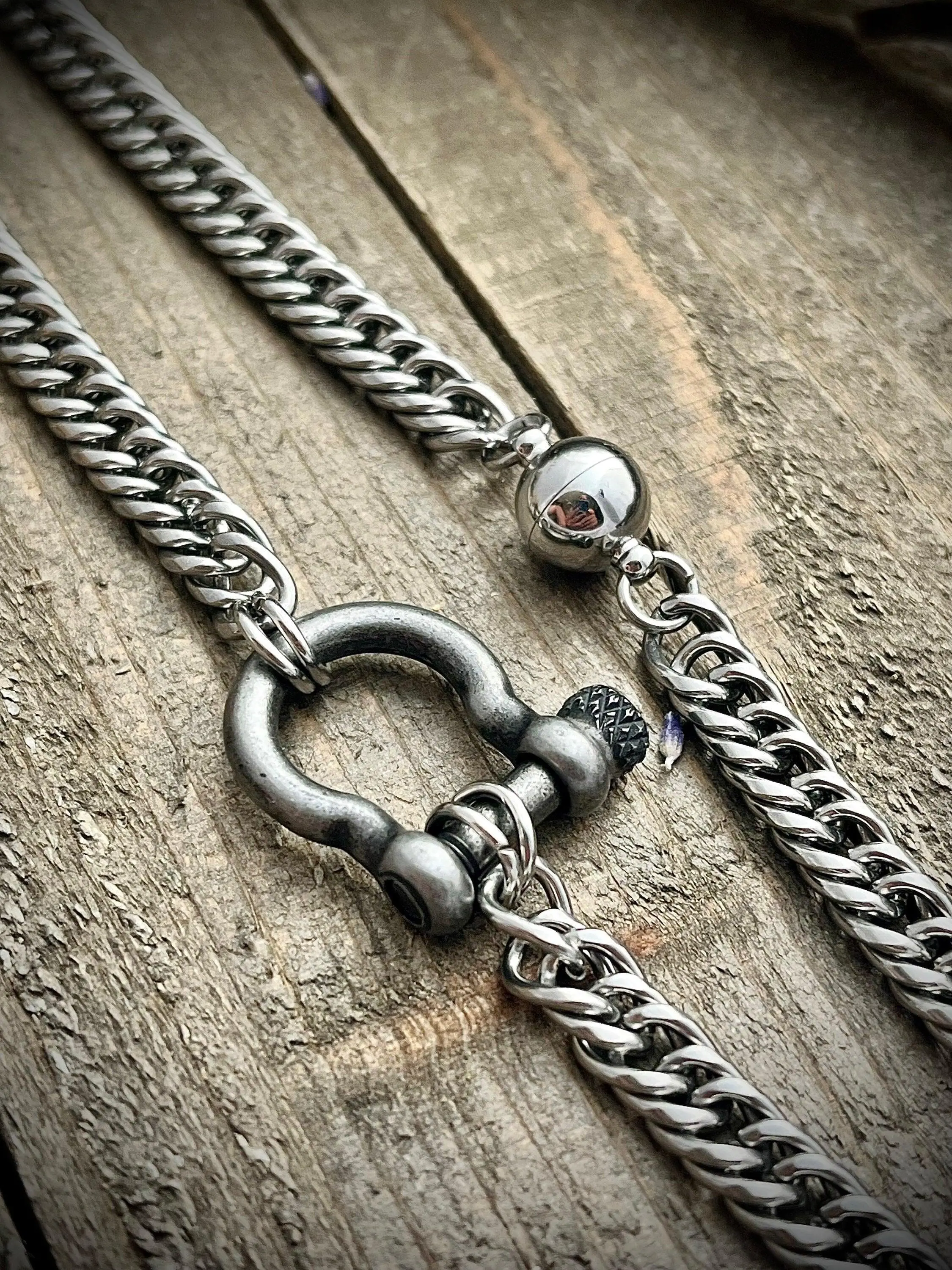 Chunky Silver Stainless Steel Horseshoe Shackle Chain Necklace