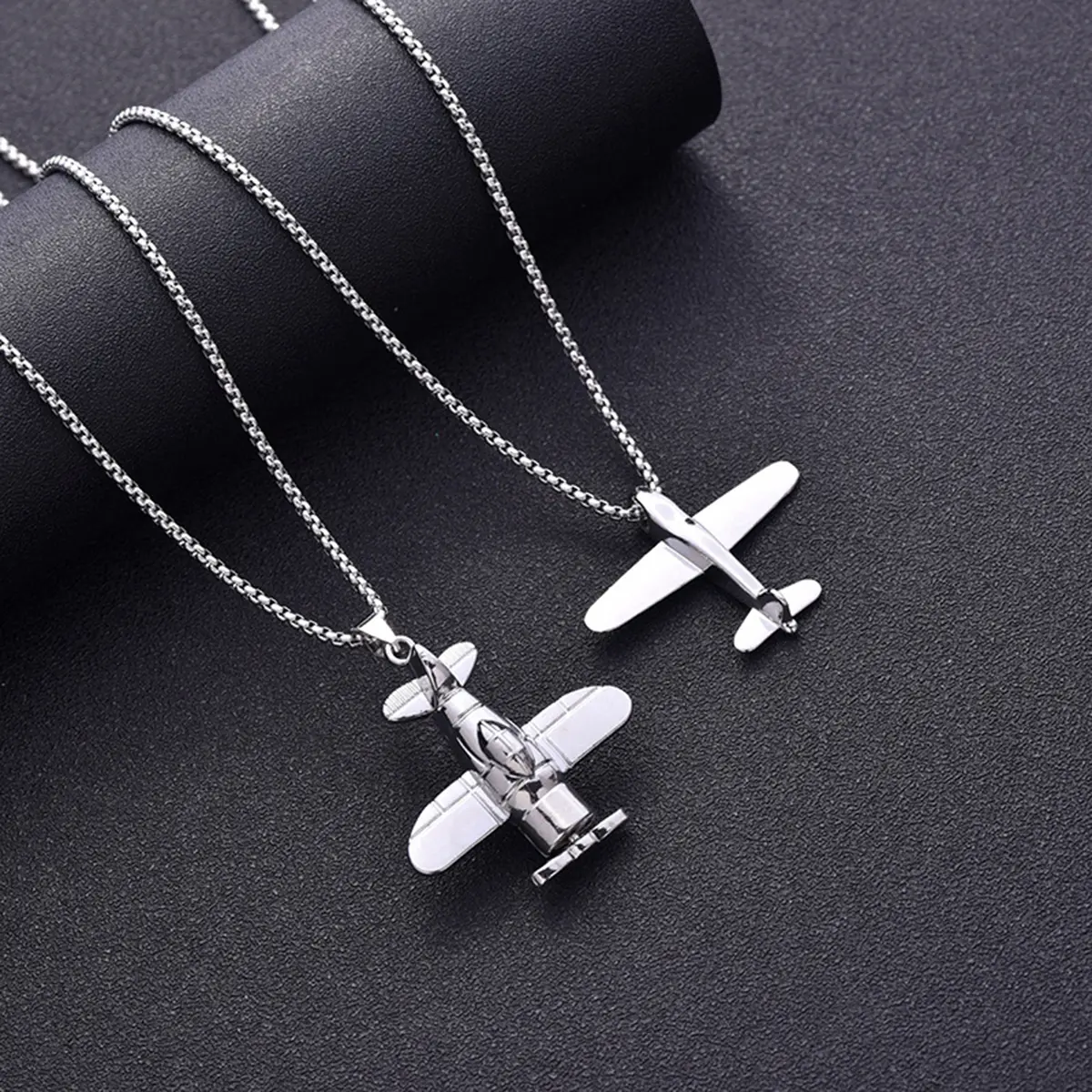 Unisex Retro Airplane Hip-Hop Necklace Pendant - Jewelry Design, Minimalist Necklaces, Simple Versatile Street Jewelry Accessories for Men and Women