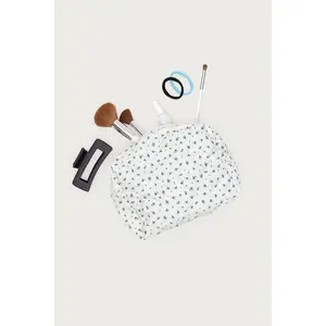 Bloomy Quilted Makeup Bag