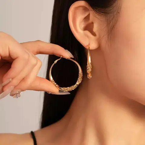 Women's 14K Gold Plated Twisted Hoop Earrings - Thick Gold Hoop Earrings with Chunky Round Crystal Accents, Casual Fashion Jewelry for Fashion-Forward Women