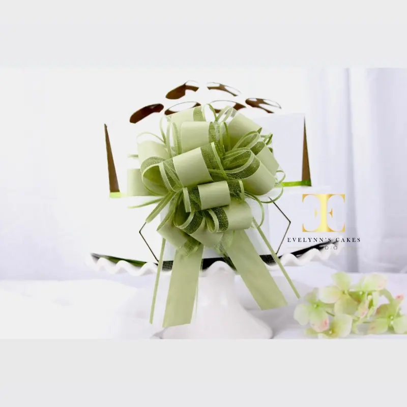 Evelynn's Cakes Studio Diamond MINI Cupcake Bouquet Collection - Fits 19 MINI cupcakes-Luxury Durable Packaging for Professional Bakers - Elegant Diamond-Shaped Box for Stunning MINI Cupcake Bouquets