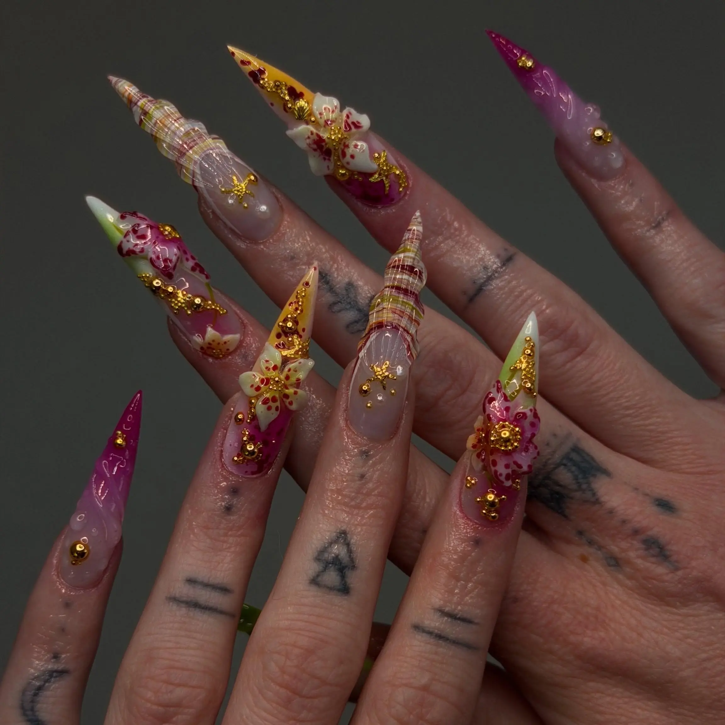 (MTO) BubbleNailArt Yellow Pink Ombre Tropical 3D Flower Long Stiletto Press On Nails Gold Charm Handmade Reusable Nails Fashion Hand Accessories