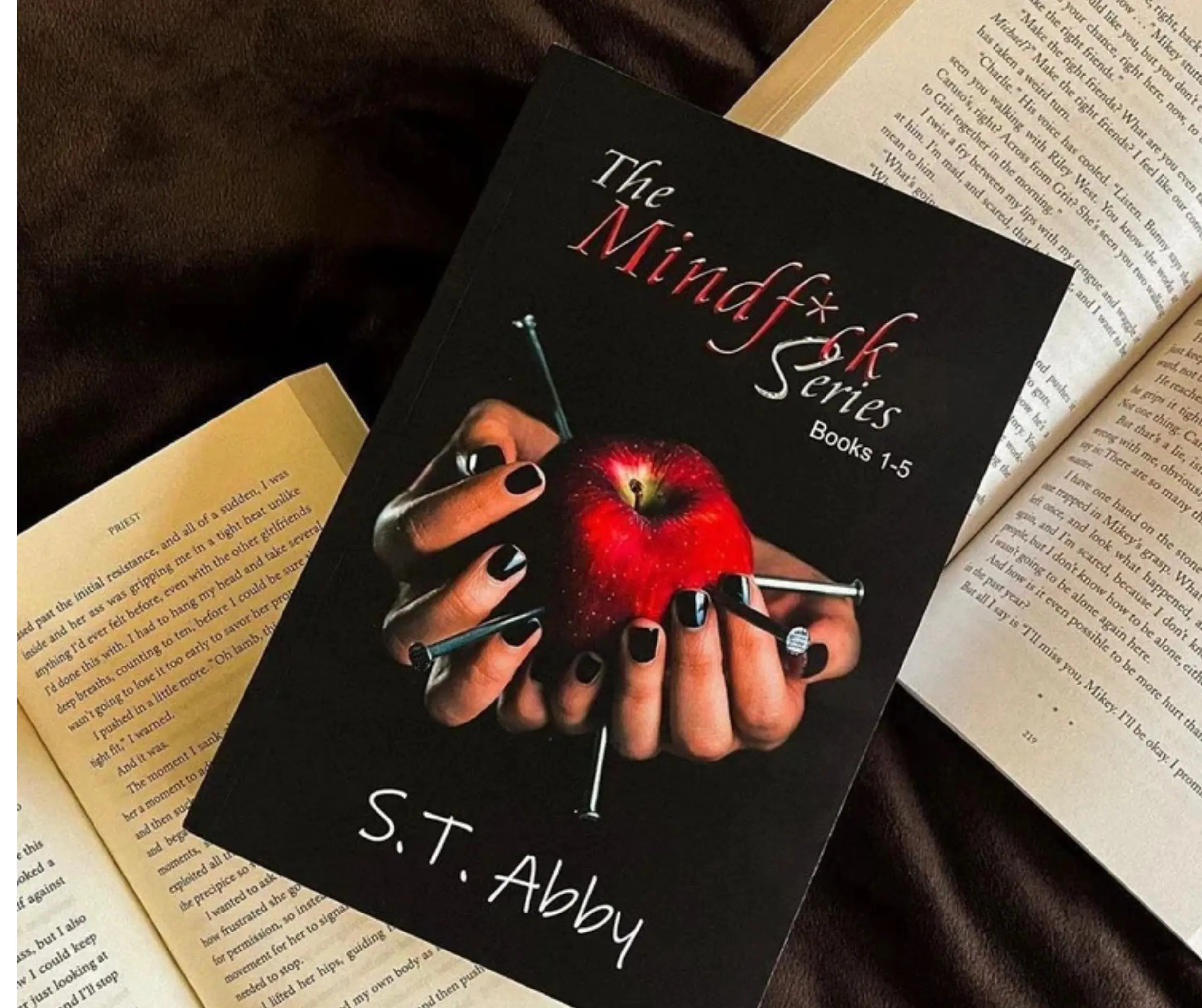 The book hungry minds - TikTok Shop