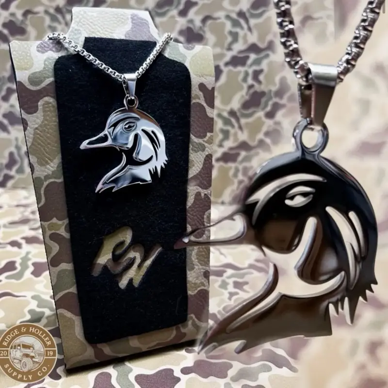 Ridge & Holler necklace with pendent and necklace stainless