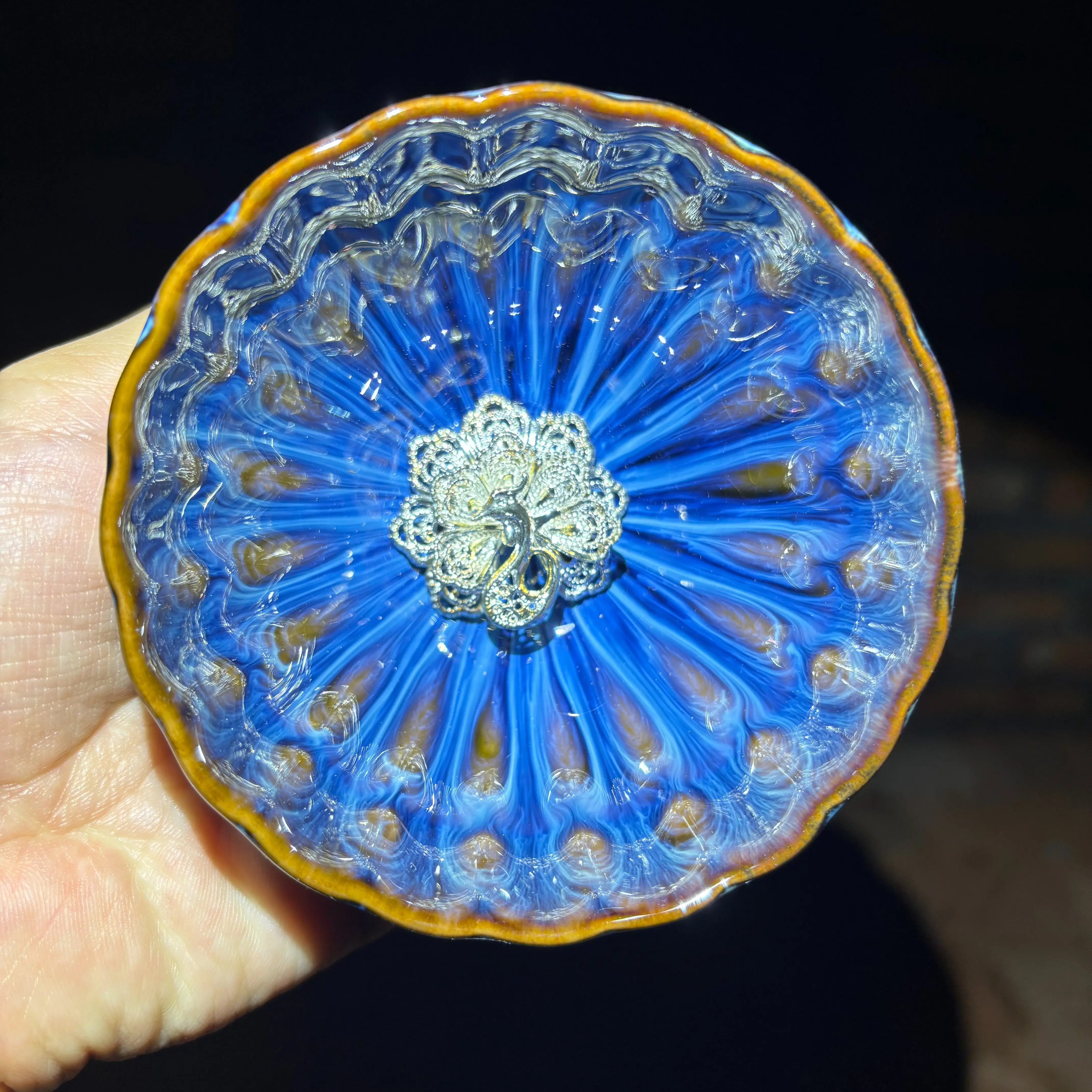 75817  Hand Crafted Jianzhan Teacup with Intricate Blue Design and Gold Trim for Elegant Tea Experiences