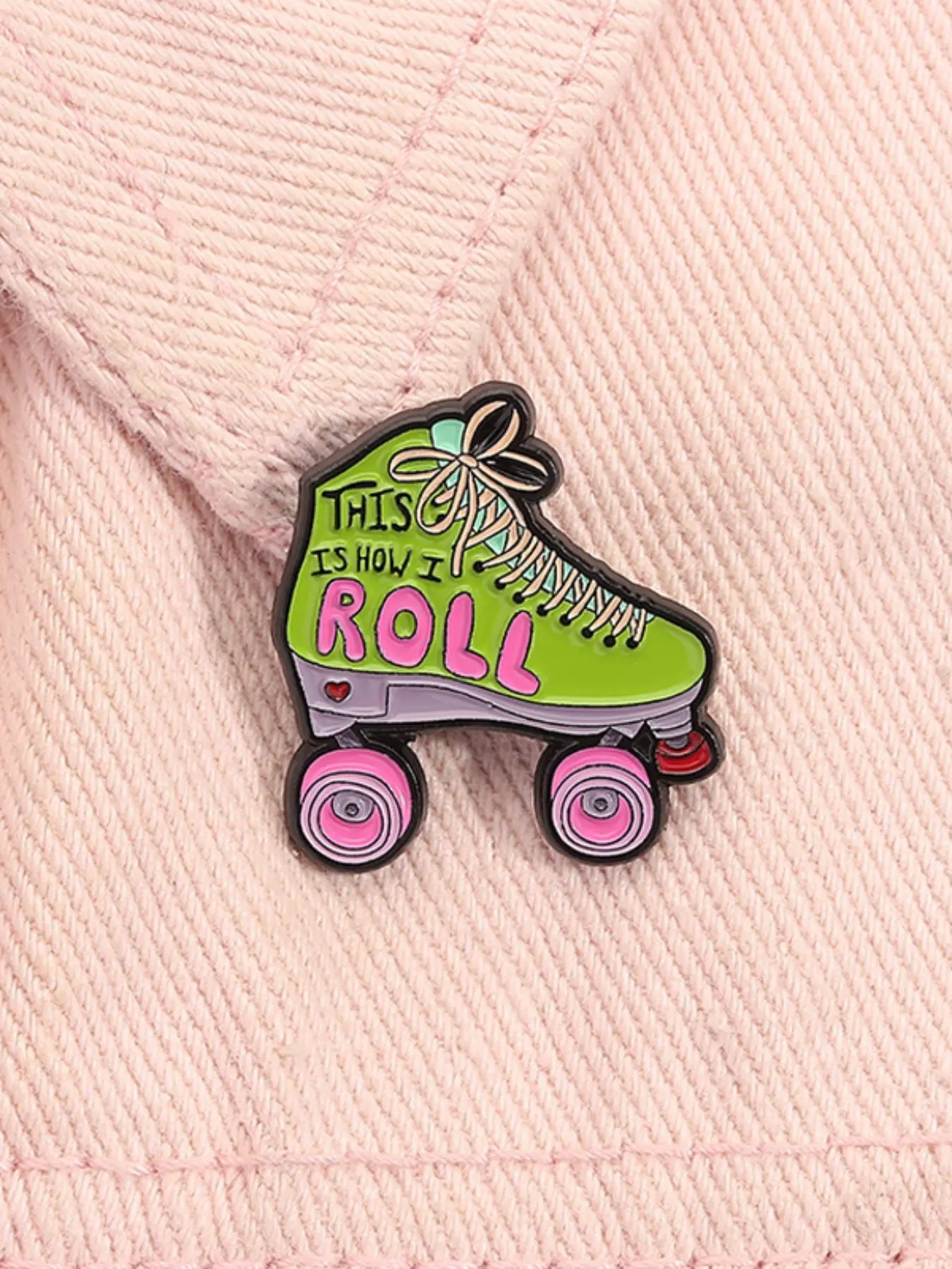 Roller Skate Design Brooch, Cute Roller Skate Badge for Women & Men, Enamel Alloy Brooch Pin Suitable for Backpacks, Jeans, Scarves, Hats Decoration