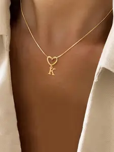 1-piece Women's Heart Initial Pendant Necklace, Trendy Classic Golden Color Stainless Steel Necklace for Women, Initial Letter Necklace, Love Heart Necklace