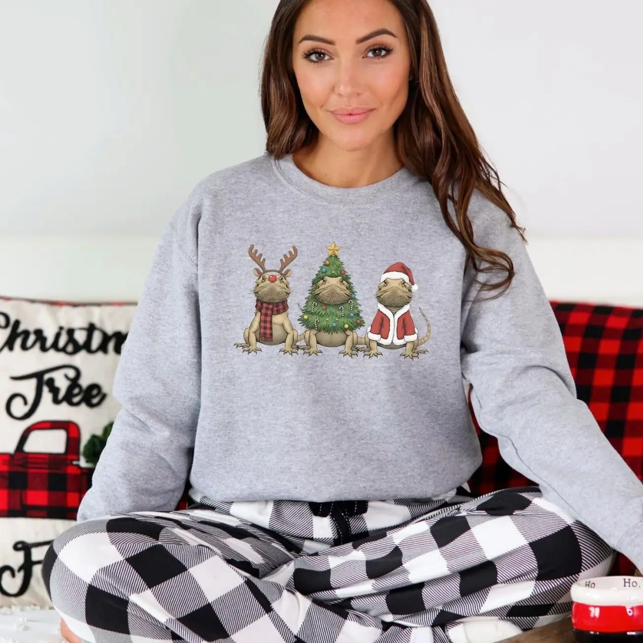 Christmas Bearded Dragon Sweatshirt, Reptile Lover Sweater, Bearded Dragon Santa Shirt, Xmas Lizard Sweatshirt, Beardie Christmas Gift, Trending Christmas Graphic Sweatshirt, Comfortable Menswear & Womenswear Top, Gift For Men And Women, Aug13
