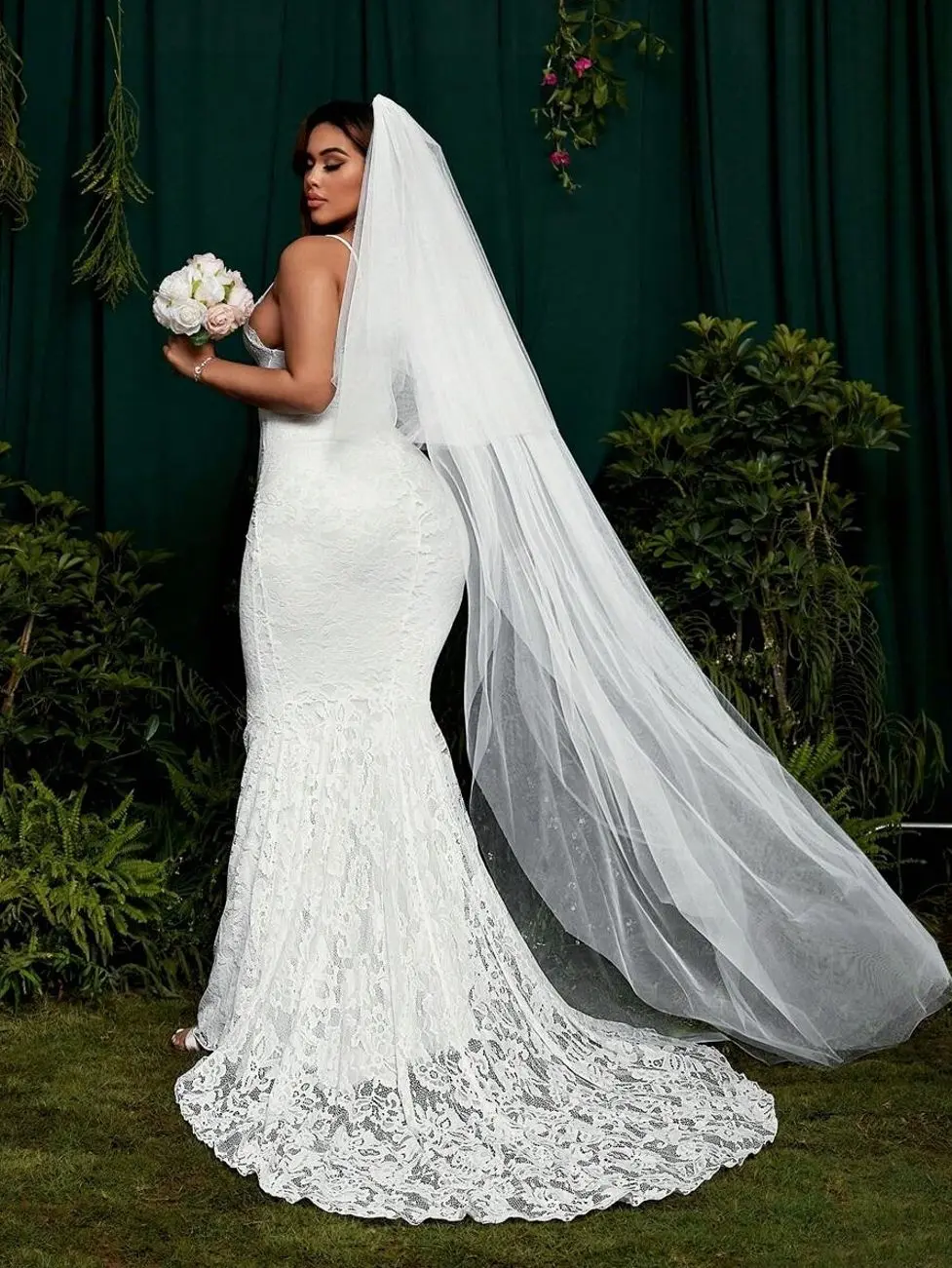Plus Size White Lace Spaghetti Strap Mermaid Dress, Fitted Bridal Wedding Gown