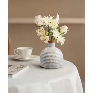 GeLive Vintage White Ceramic Bud Vase - Small Rustic Retro Flower Vase Diffuser Bottle - Farmhouse Boho Vase for Bud Hydroponics Plants - Table Centerpiece - Minimalism Home Decor