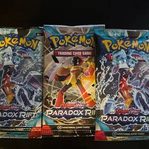 Pokémon TCG: Scarlet & Violet—Paradox Rift Booster Pack x1