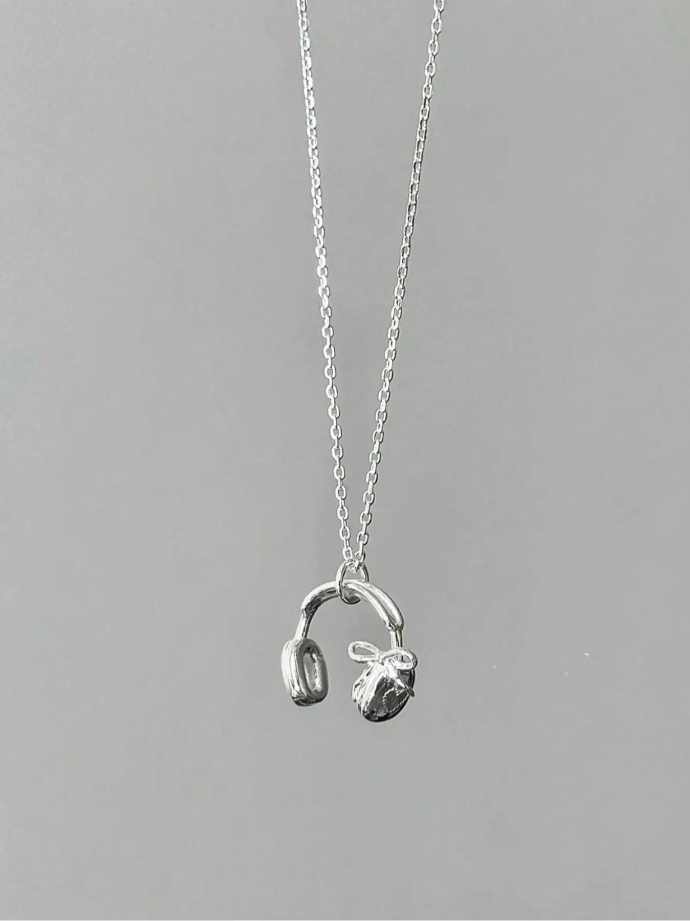 One Piece Fashion Hip-Hop Headphone Pendant Necklace, Unique Style Accessory, Perfect for Casual Wear, Trendy Jewelry Gift Idea, Headphone Charm