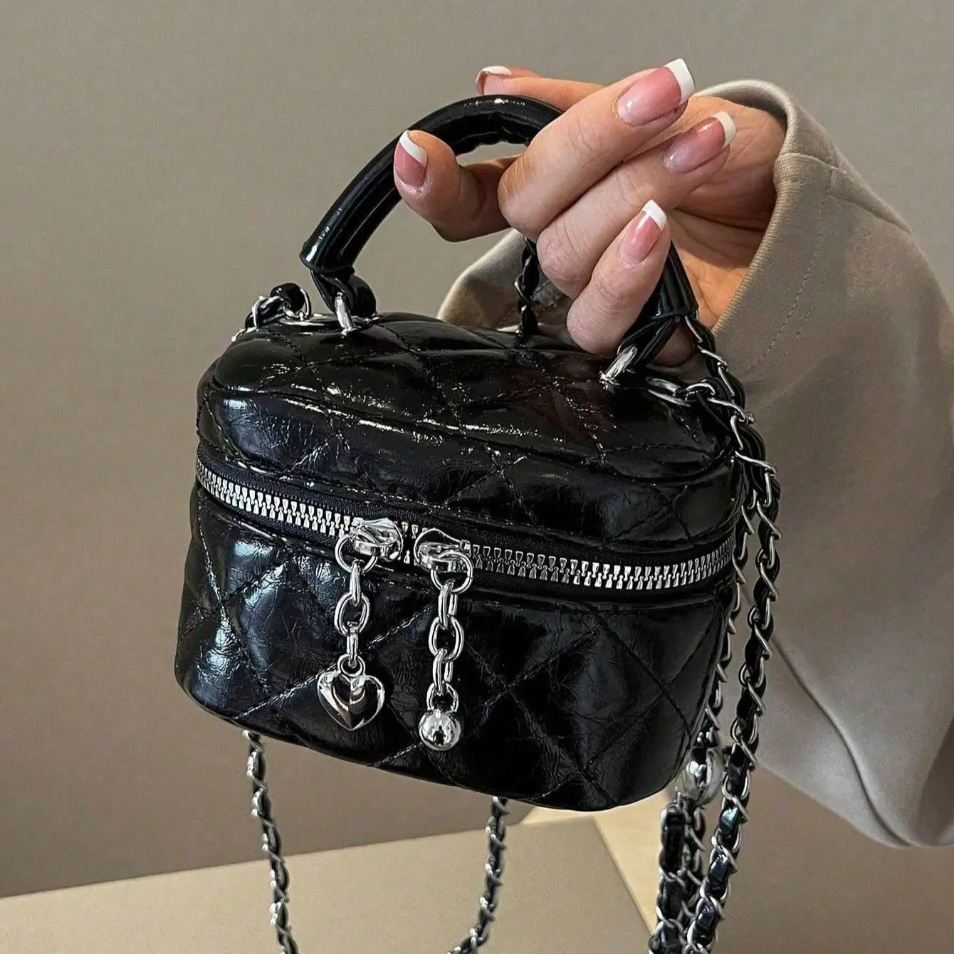 Mini Women Handbag, Fashion Solid Color Embroidered Rhombic Crossbody Bag Cute Coin Purse With Heart Decoration Y2k Shouldr Bag Suitable for Holding Cards And Keys Suitable for Daily Use, Shopping and Travel